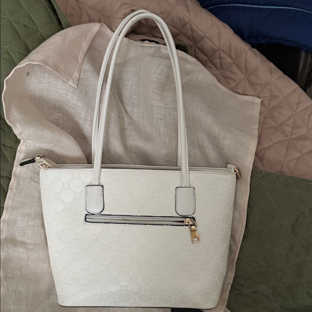 Elegant White Tote Bag with Gold Accents - Picture 2 of 5